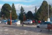 Taxistas de Bariloche protestaron por la crisis económica y la competencia desleal de aplicaciones
