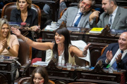 Diputada Lorena Villaverde tiene a su trabajadora doméstica en negro y enfrenta otro juicio