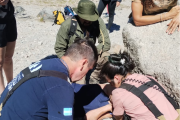 El verano y los turistas lesionados: caída de una piedra, fractura de tobillo y picadura de chaqueta