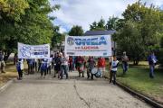 Trabajadores del Centro Atómico Bariloche marcharon contra el desmantelamiento de la CNEA