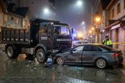 De madrugada, un camión municipal destruyó un Audi y ahora deberá pagarlo