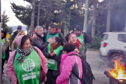 (VIDEO) Protesta de ATE en Centro Atómico Bariloche: Aguiar acusó al Gobierno nacional de ser "una banda de saqueadores"