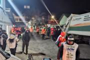 Fuera de peligro: un recolector de basura fue aplastado por el propio camión municipal