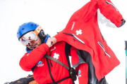 Nieve y bronca en Catedral: cesantearon a tres patrulleros en pleno reclamo salarial