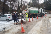 La CEB refuerza el saneamiento cloacal mientras nieva en la mayoría de los sectores de Bariloche
