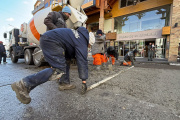 El municipio reparó hundimientos en el centro de Bariloche con maquinaria propia