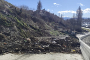 Desprendimiento en la barda del Ñireco: el Municipio descarta riesgo para las viviendas