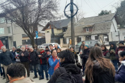 En medio del paro de clínicas y sanatorios, jubilados reclamaron en la sede del PAMI del Alto