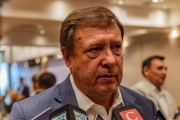 Weretilneck: “a la gente la plata le alcanza hasta el 20, después se priva de todo o se endeuda”