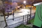 Otra vez la inseguridad: vecinos filman a un grupo abriendo autos en 400 Viviendas y Quimey Hue