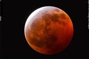 La Luna se tiñó de rojo: así se vivió el eclipse lunar en Bariloche