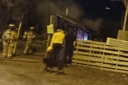 "Estábamos felices con nuestra casita": la joven pareja que perdió todo en el incendio de Pilar I pide ayuda