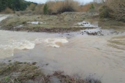 El Arroyo del Medio se desbordó y el camino a La Paloma quedó bajo el agua: solo pasan 4×4