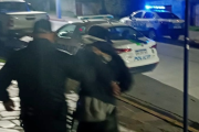 Robó en un hostel, entró por atrás a una casa y no llegó ni al desayuno
