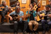 Trece guitarristas y tres conciertos que recaudaron un gran monto para el Hospital Zonal