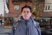 La bronca de Pablo ante una vereda que sigue tomada: "Es como si no hubiéramos hecho nada"