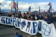 Más de 200 personas marcharon en Bariloche: “Estos territorios jamás serán experimentos de los magnates”