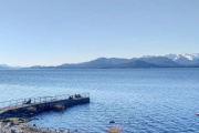 La autopsia no pudo establecer de qué murió el hombre en situación de calle hallado en la costa del Nahuel Huapi
