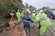 La CEB sigue enterrando la red eléctrica sobre la Bustillo para que el viento y la nieve corten menos la luz