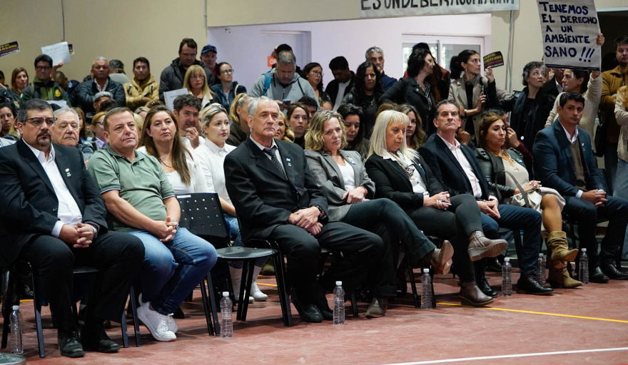 Lugares vacíos y chicanas: un inicio de sesiones que elevó aún más la tensión entre Cortés y concejales de la oposición