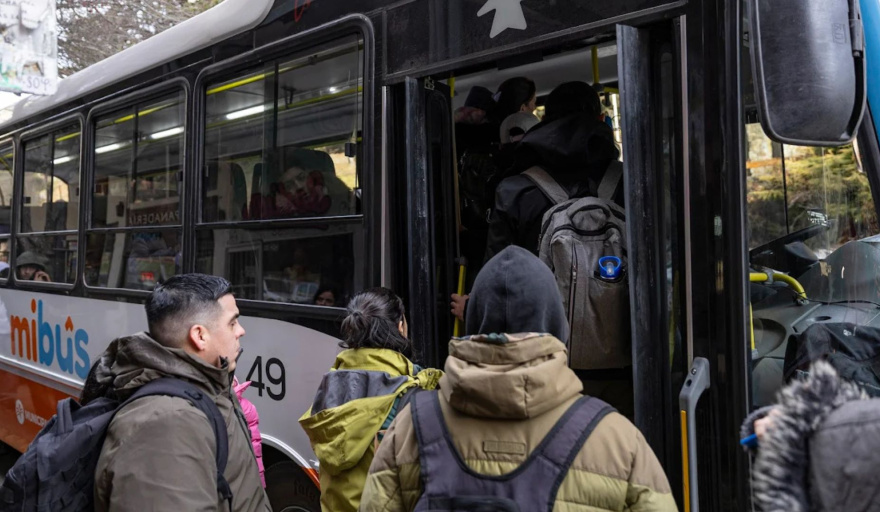 Mi Bus pide otro aumento sin mejorar el servicio y la Defensoría del Pueblo exige que la audiencia sea transparente