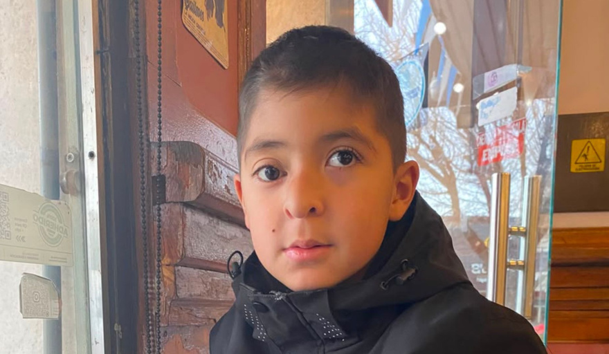 (Video) Nico tiene 9 años, convive con una malformación vascular y le pide una mano a Bariloche